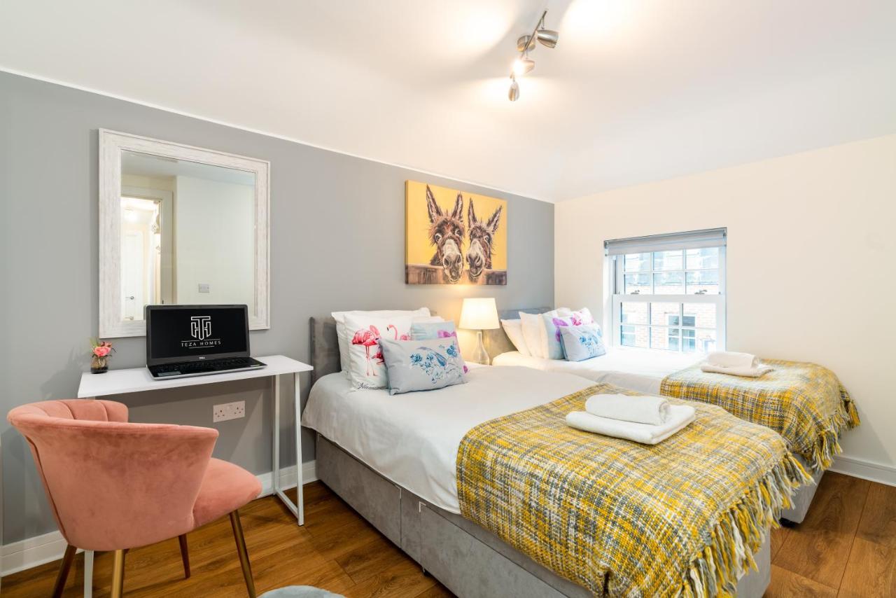 Town Center Apartment With 55” Smart Tv+Netflix Andover Exteriör bild